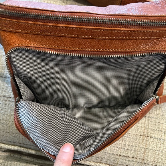 SPIKES & SPARROW Leather Waist Band Fanny Pack Crossbody - Picture 5 of 6